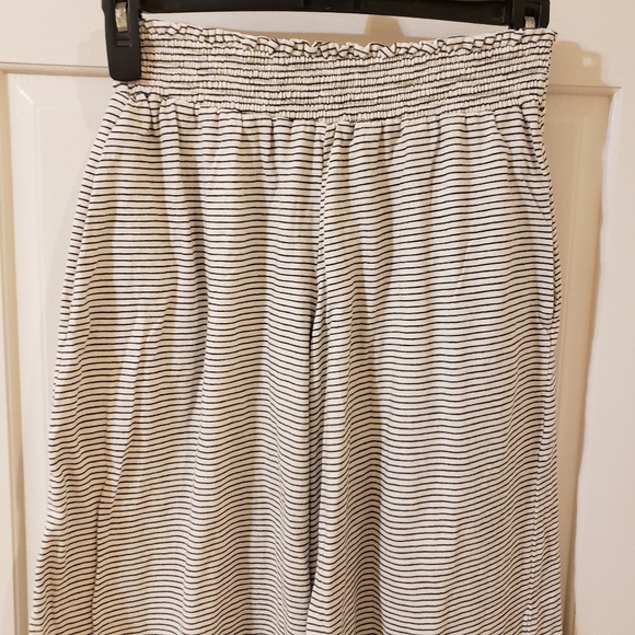 Mustard Seed Size Med. Striped Wide-Leg Pants - Picture 5 of 9